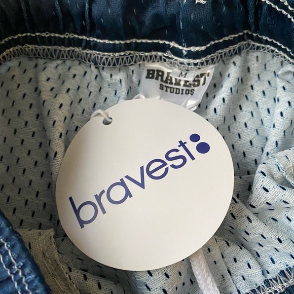 Bravest studios Statue of Liberty shorts Medium - Picture 3 of 3